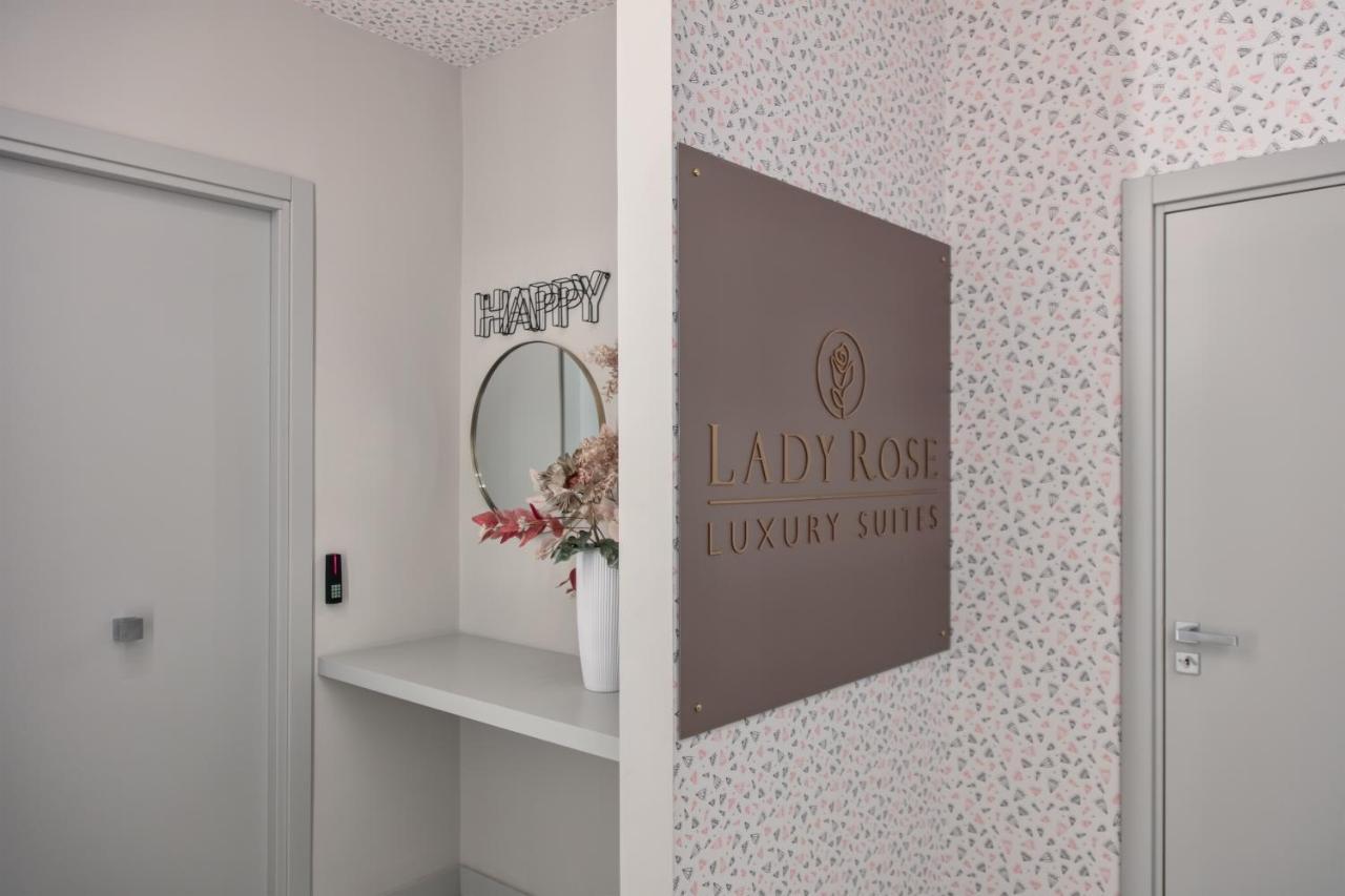 ホテル Lady Rose ナポリ エクステリア 写真